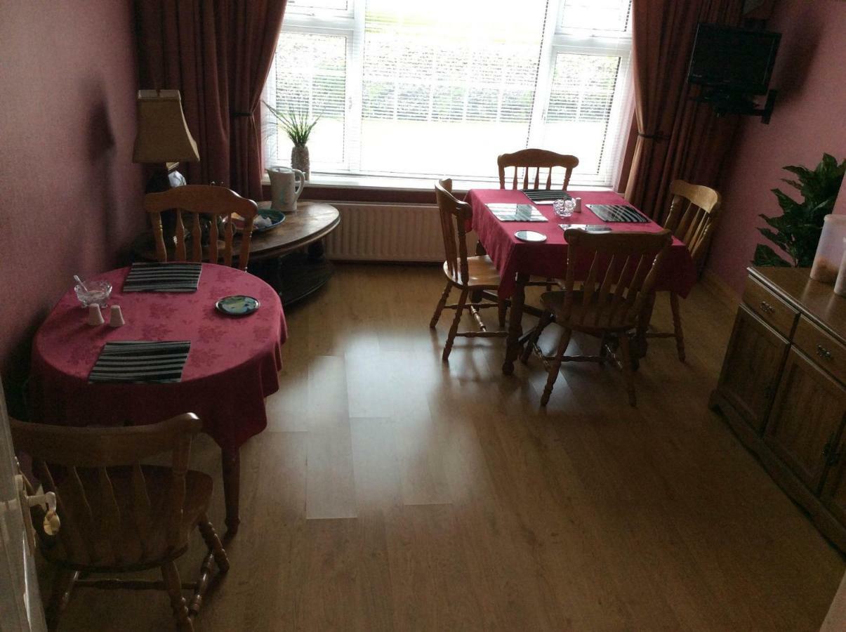 לינה וארוחת בוקר רוסקומון Riverside House מראה חיצוני תמונה